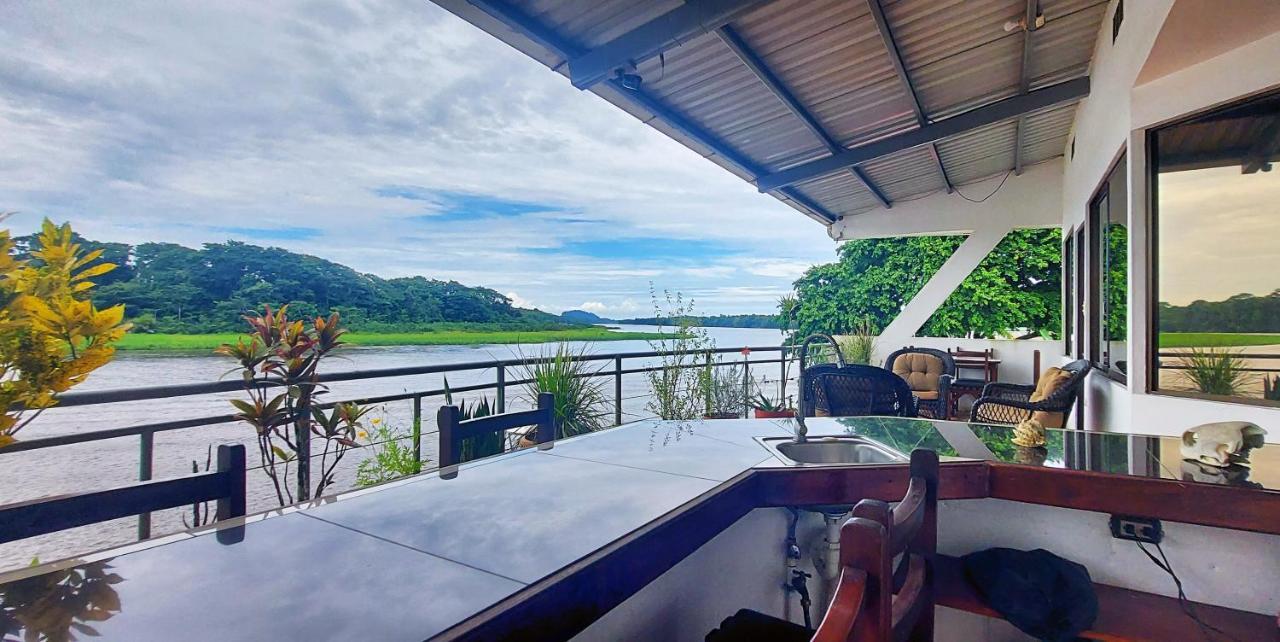 Tortuguero Adventures Guesthouse Exterior foto