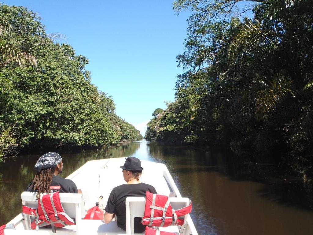 Tortuguero Adventures Guesthouse Exterior foto