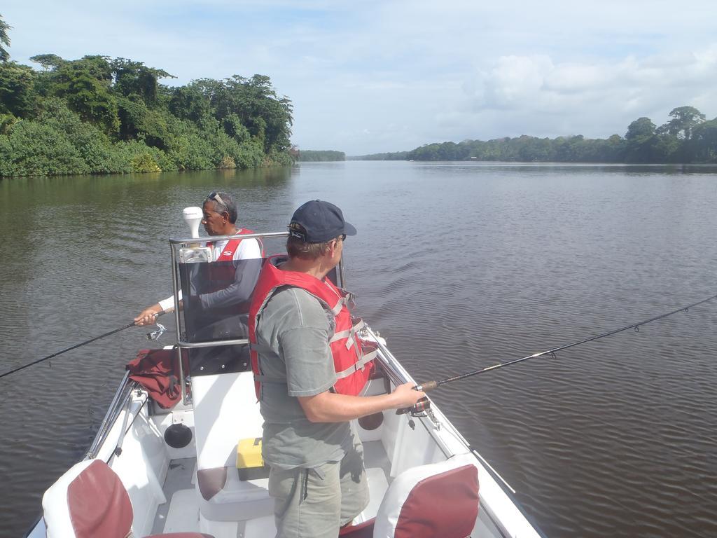 Tortuguero Adventures Guesthouse Exterior foto